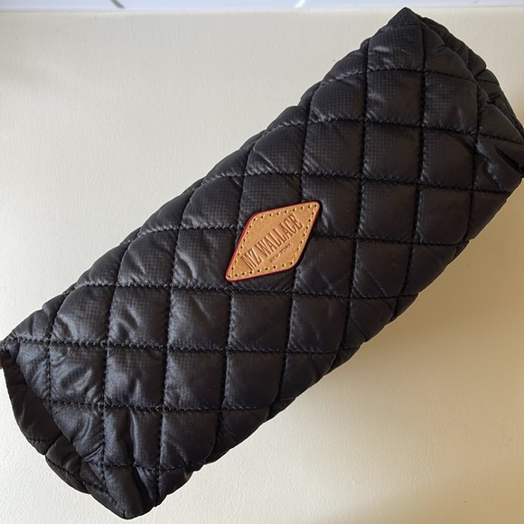 💰SOLD💰NEW MZ Wallace Metro Zoey Cosmetic Pouch - Picture 3 of 5